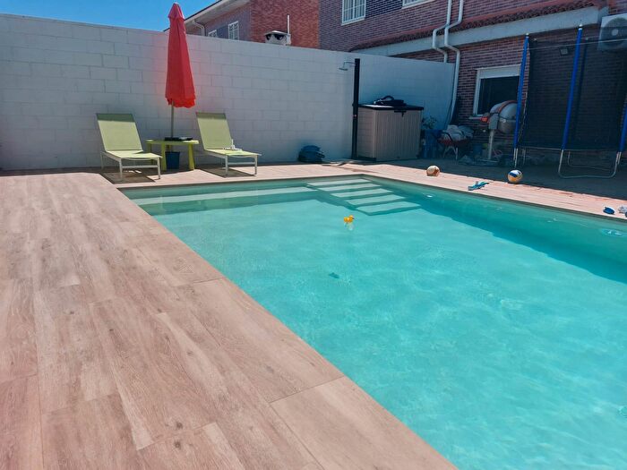 Casa en venta en Pioz, Guadalajara de 6 habitaciones