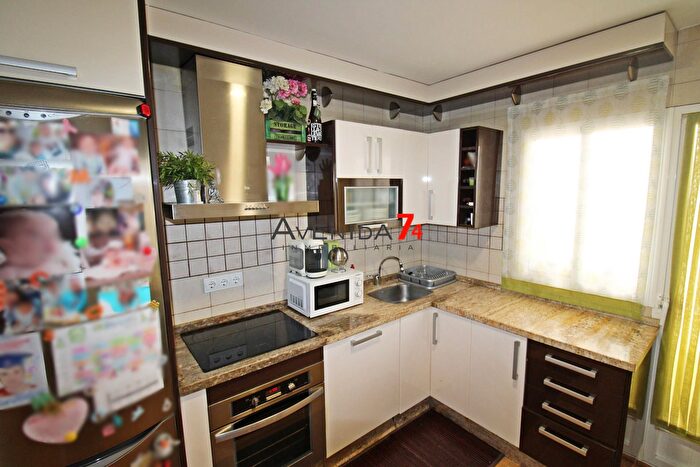 Casas en venta y pisos alquiler - 3