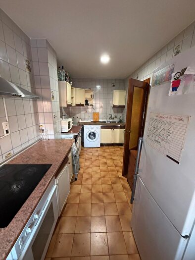 Casas en venta y pisos alquiler - 3