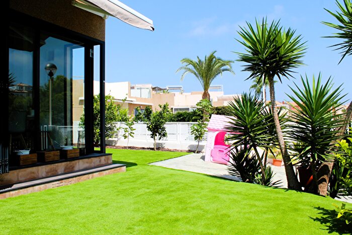 Casas en venta y pisos alquiler - 1