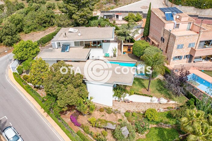 Casa en venta en Castellvell del Camp, Tarragona de 5 habitaciones