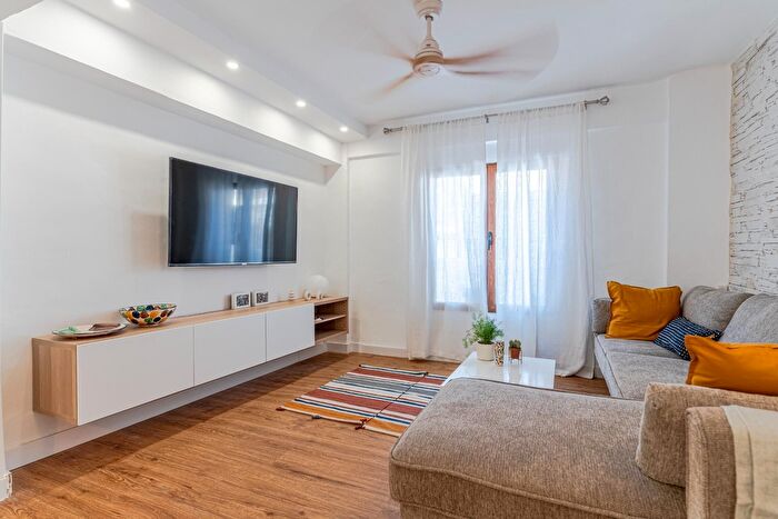 Casas en venta y pisos alquiler - 1
