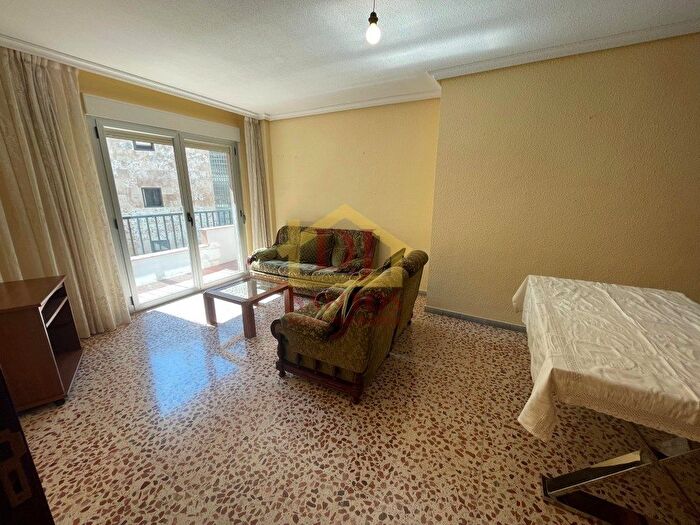 Casas en venta y pisos alquiler - 1