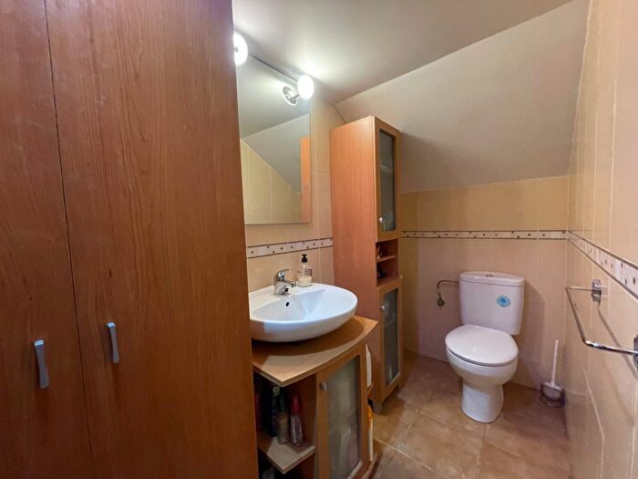 Casas en venta y pisos alquiler - 2