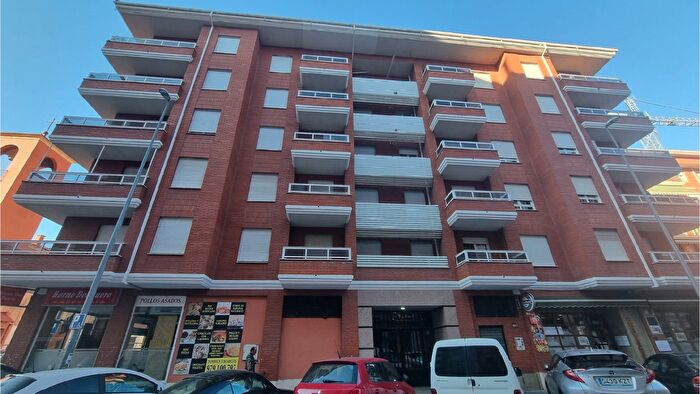 Casas en venta y pisos alquiler - 1