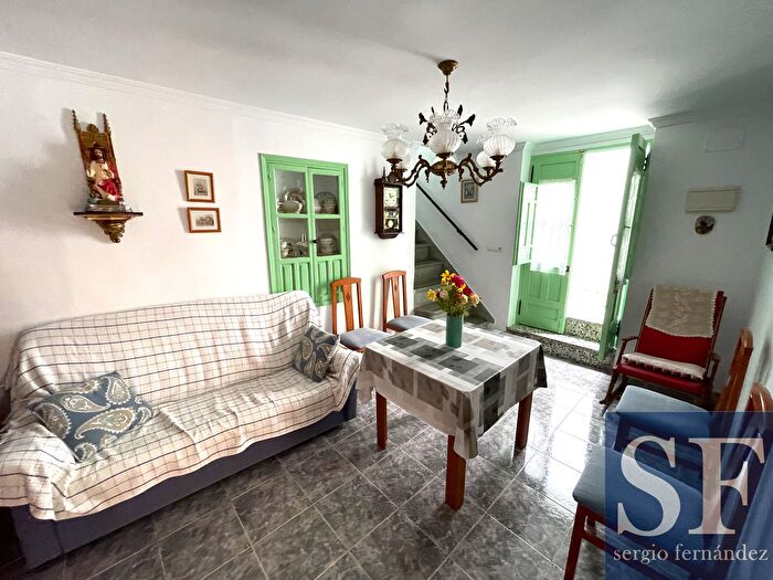 Casas en venta y pisos alquiler - 2
