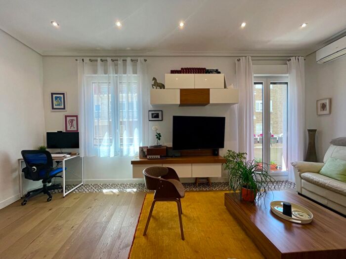 Casas en venta y pisos alquiler - 3