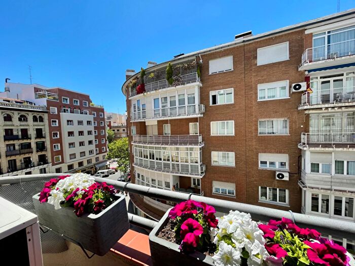 Piso en venta en Chamberí, Arapiles de 2 habitaciones