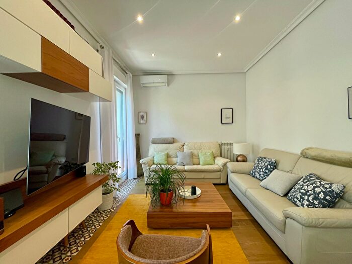 Casas en venta y pisos alquiler - 2