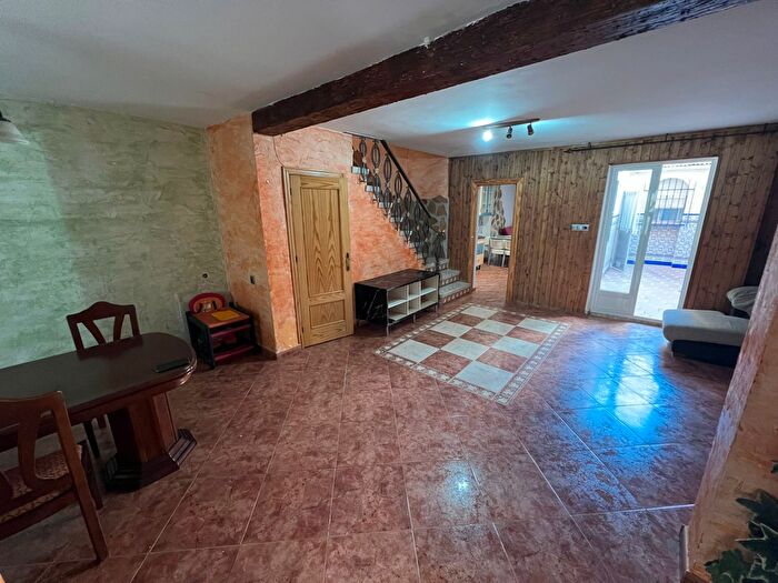 Casas en venta y pisos alquiler - 1