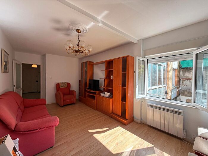 Casas en venta y pisos alquiler - 2