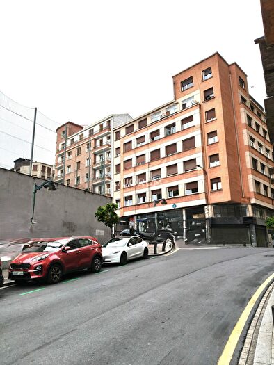 Casas en venta y pisos alquiler - 2