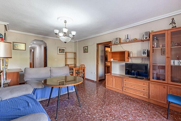 Casas en venta y pisos alquiler - 1