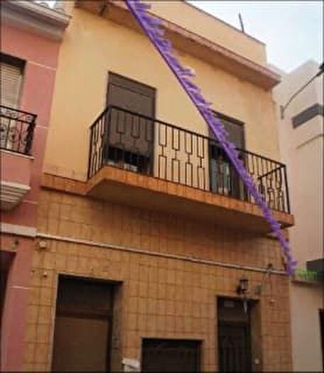 Casas en venta y pisos alquiler - 1