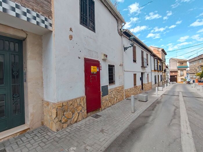 Casas en venta y pisos alquiler - 1