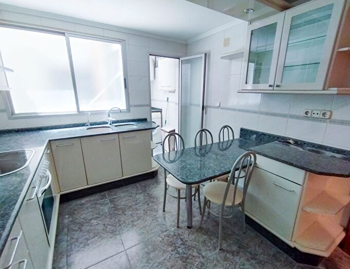 Piso en venta en Patraix, Barrio de Patraix de 4 habitaciones