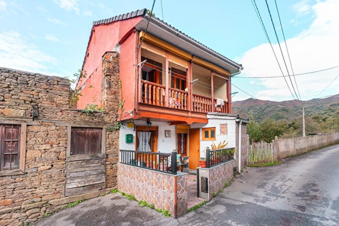Casa en venta en Zona Rural, Mieres Asturias de 3 habitaciones