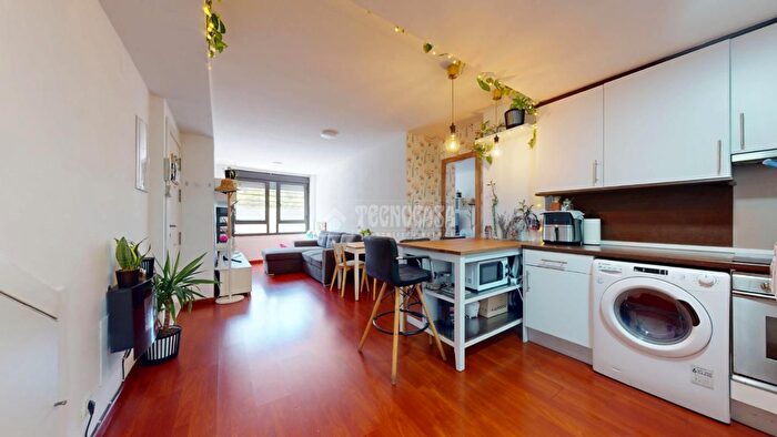 Casas en venta y pisos alquiler - 3