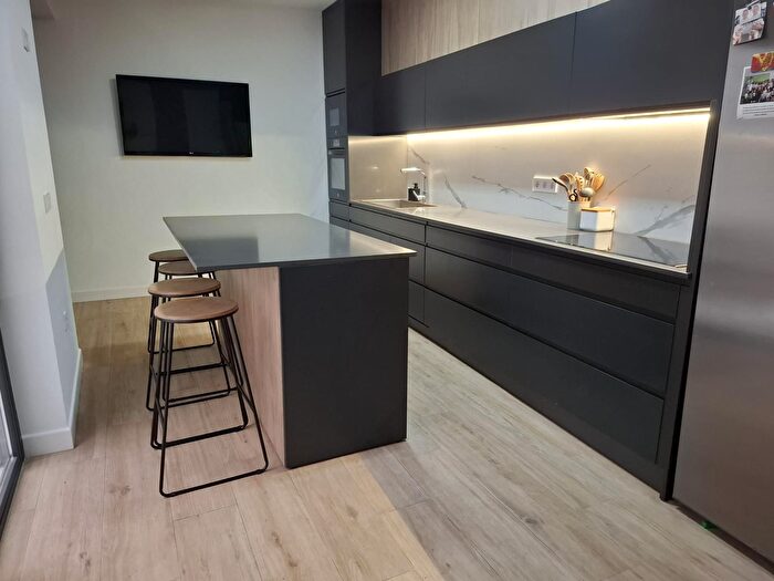 Casas en venta y pisos alquiler - 2