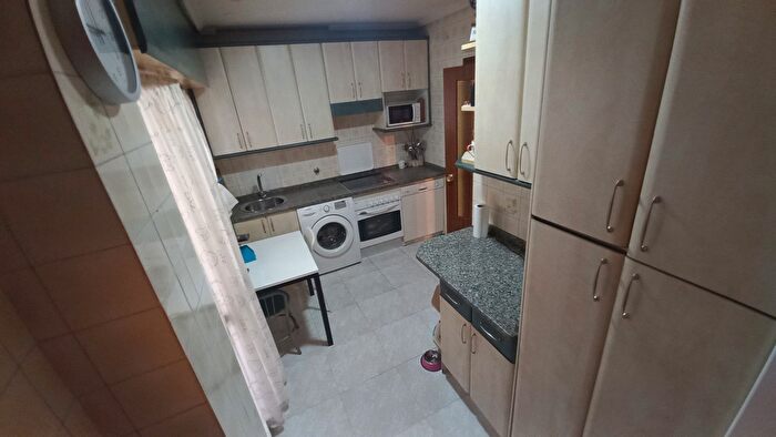 Casas en venta y pisos alquiler - 1