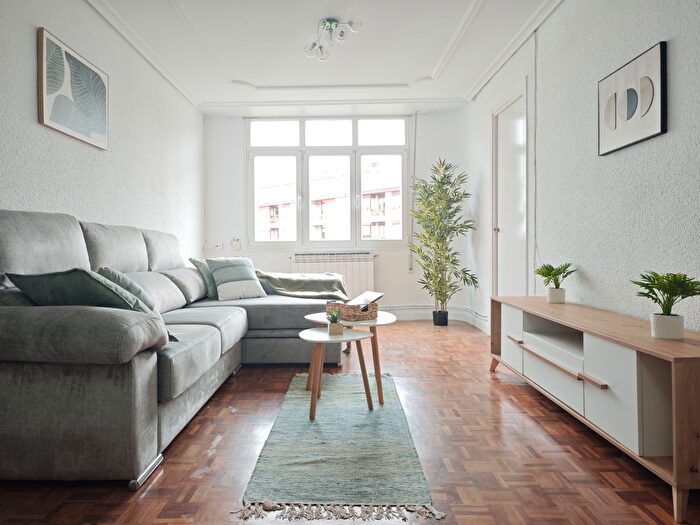 Casas en venta y pisos alquiler - 1