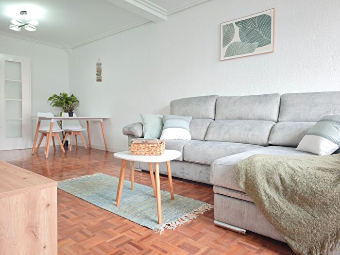 Casas en venta y pisos alquiler - 2