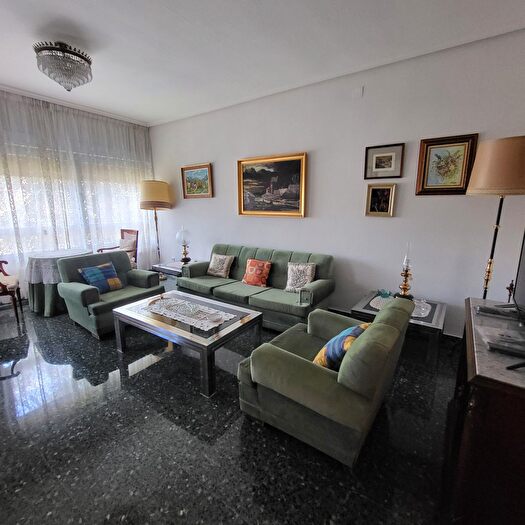 Casas en venta y pisos alquiler - 3