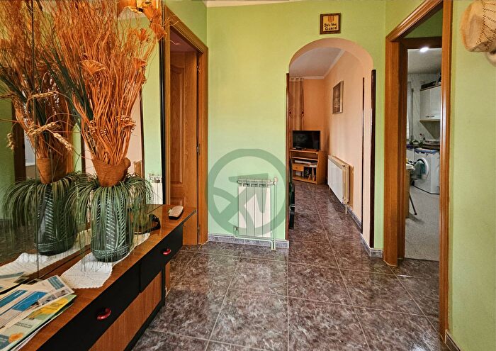 Casas en venta y pisos alquiler - 3