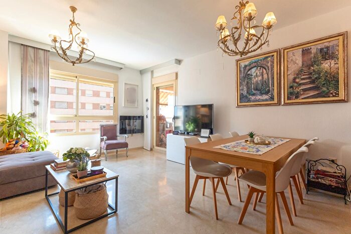 Piso en venta en San Blas, Paus Poligono San Blas de 3 habitaciones