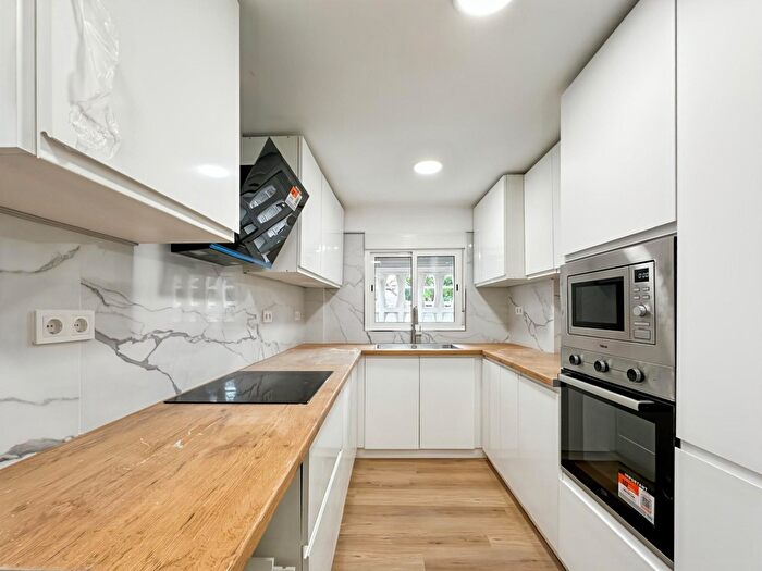 Casas en venta y pisos alquiler - 1