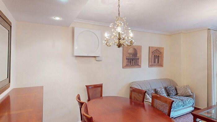 Casas en venta y pisos alquiler - 2