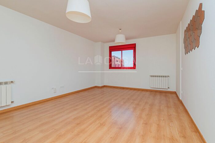 Casas en venta y pisos alquiler - 3