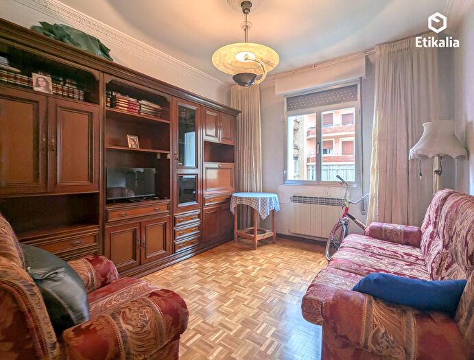 Casas en venta y pisos alquiler - 2