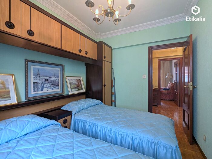 Casas en venta y pisos alquiler - 3