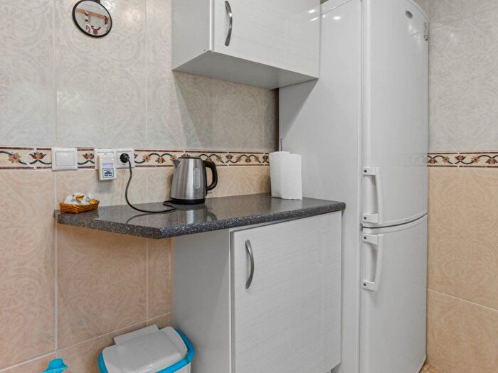 Casas en venta y pisos alquiler - 2