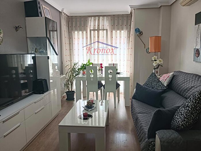 Casas en venta y pisos alquiler - 1