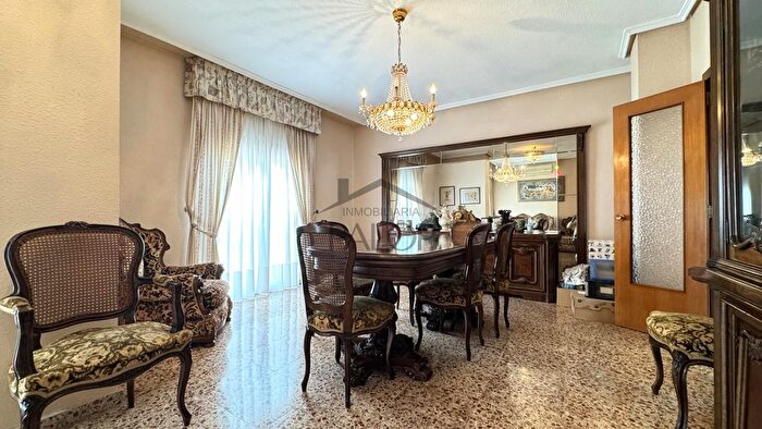 Casas en venta y pisos alquiler - 3