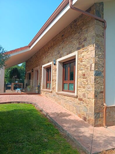Casas en venta y pisos alquiler - 3