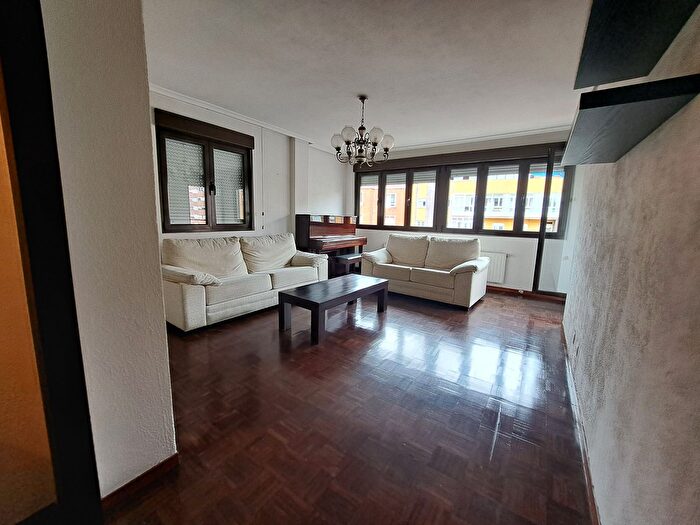 Piso en venta en Centro, Avilés de 4 habitaciones