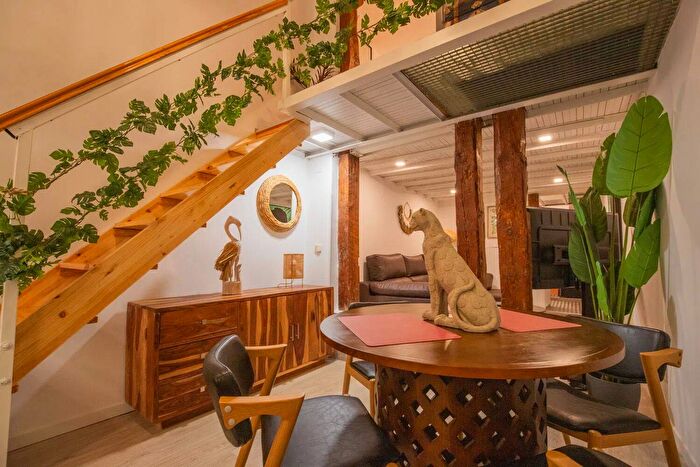 Casas en venta y pisos alquiler - 1