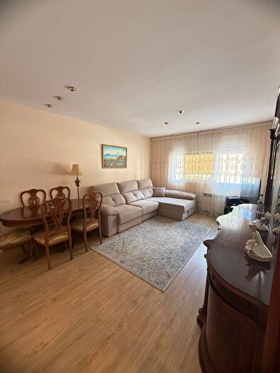 Casas en venta y pisos alquiler - 1