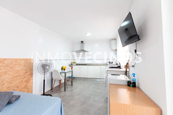 Casas en venta y pisos alquiler - 1