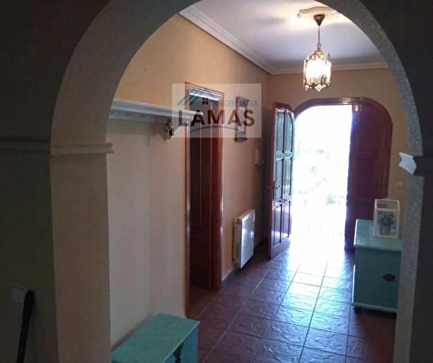 Casas en venta y pisos alquiler - 3