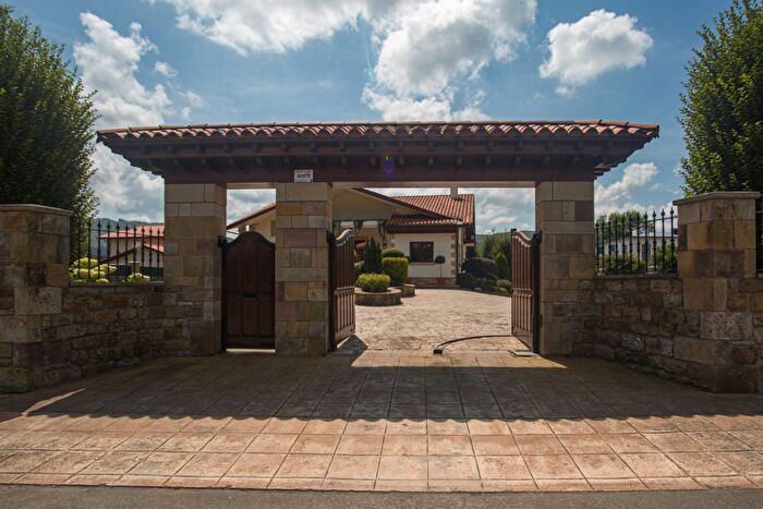 Casas en venta y pisos alquiler - 3