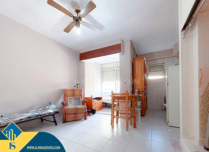 Casas en venta y pisos alquiler - 1