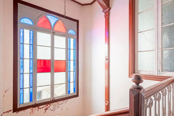 Casas en venta y pisos alquiler - 3