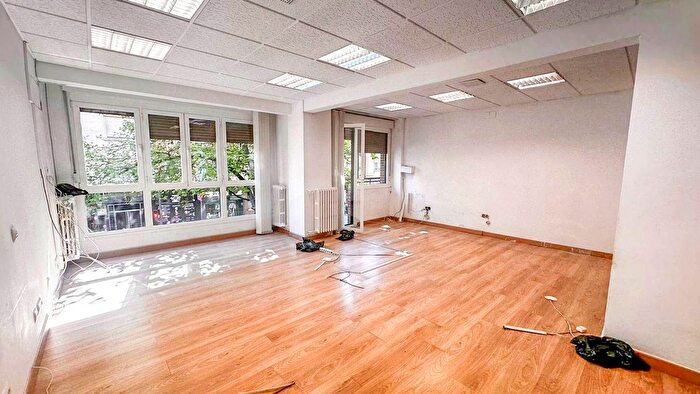 Casas en venta y pisos alquiler - 1