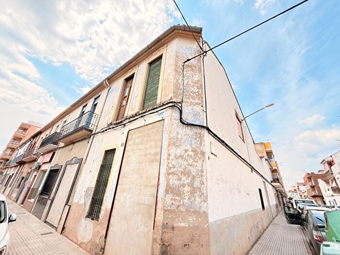 Casas en venta y pisos alquiler - 1
