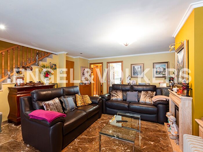 Casas en venta y pisos alquiler - 1