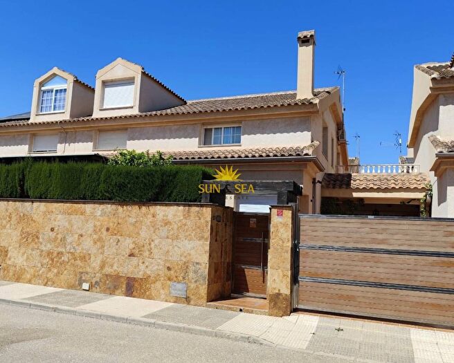 Casas en venta y pisos alquiler - 1